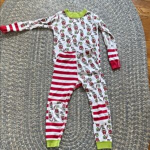 Hanna Andersson Grinch Pajamas - siz 5